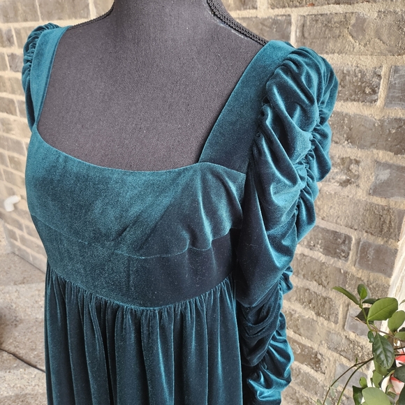 Antonio Melani Marcela Velvet Square Neck Ruched Sleeve Emerald Dress Size 12 - Picture 3 of 14